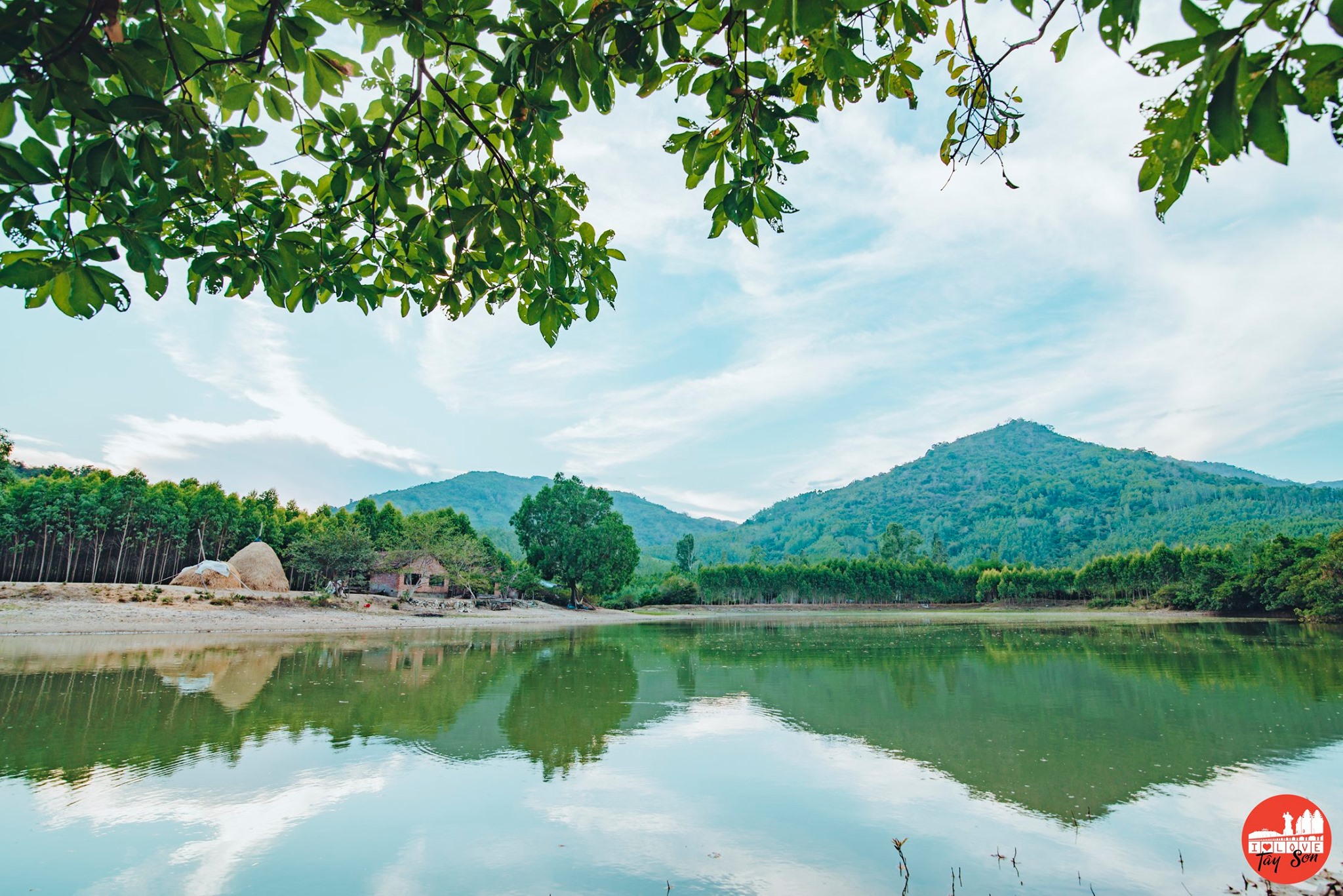 Tây sơn tổ chức trọng thể lễ kỷ niệm 40 năm ngày giải phóng huyện (31/3/1975-31/3/2015)